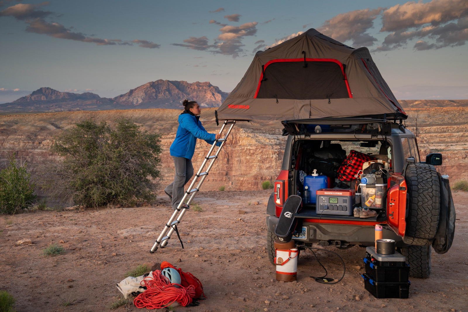 Dakota Lithium Power Station 2400 | 2048Wh 2400W Solar Generator & Backup System - Image 6